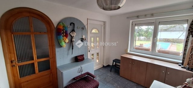 Eladó családi ház, Budaörsön 180 M Ft, 5 szobás