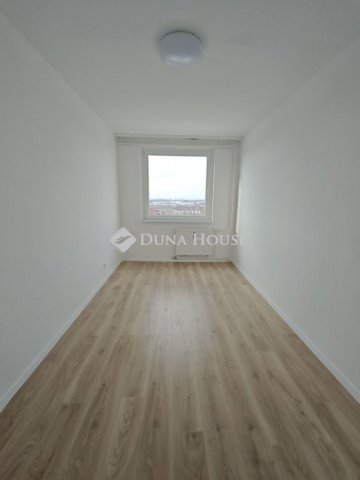 Eladó panellakás, Debrecenben 63.49 M Ft, 3 szobás