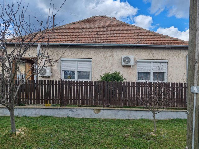 Eladó családi ház, Kengyelen 23.9 M Ft, 3 szobás