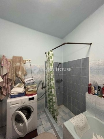 Eladó családi ház, Vecsésen 86.9 M Ft, 4 szobás