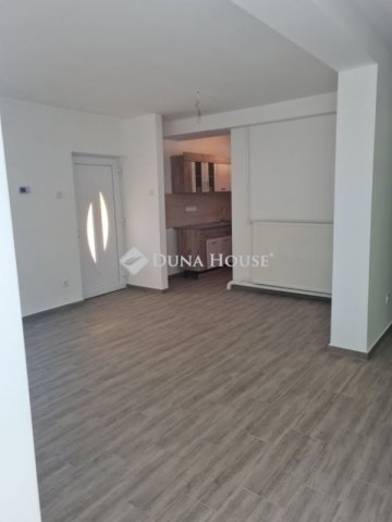 Eladó családi ház, Cegléden 64.9 M Ft, 3 szobás