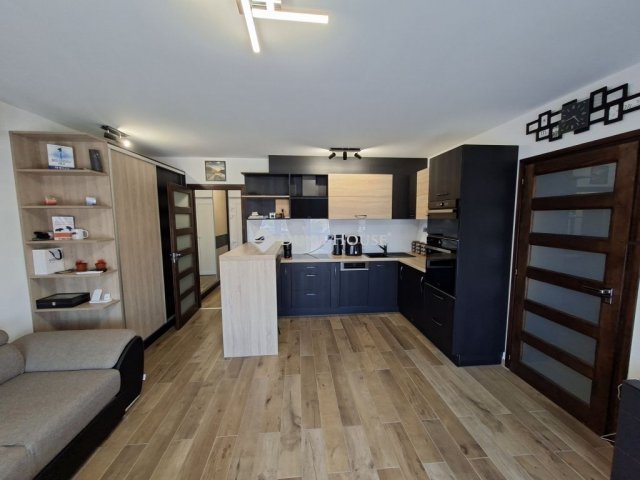 Eladó téglalakás, Szegeden 64 M Ft, 2 szobás