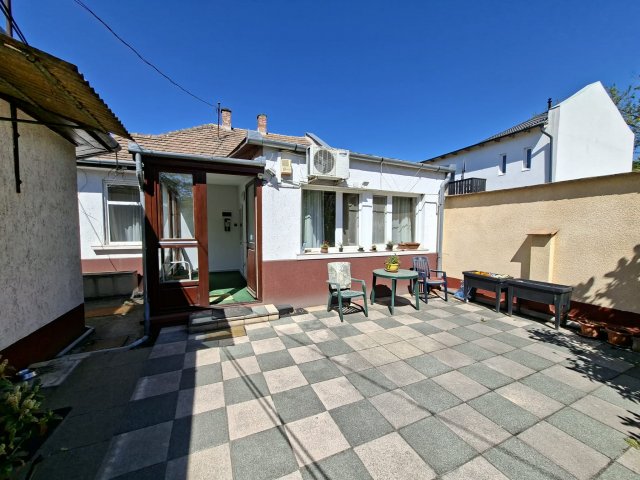 Eladó családi ház, Budapesten, XV. kerületben 119.9 M Ft