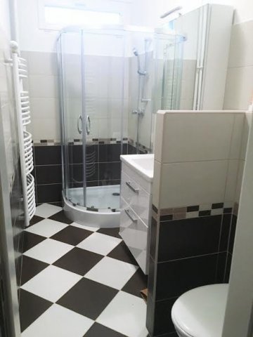 Kiadó panellakás, albérlet, Pécsett, Építők útján, 2 szobás