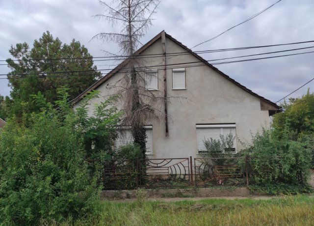 Eladó családi ház, Füzesgyarmaton, Kinizsi utcában 5.6 M Ft