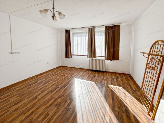 Kiadó panellakás, albérlet, Kecskeméten 100 E Ft / hó, 1 szobás