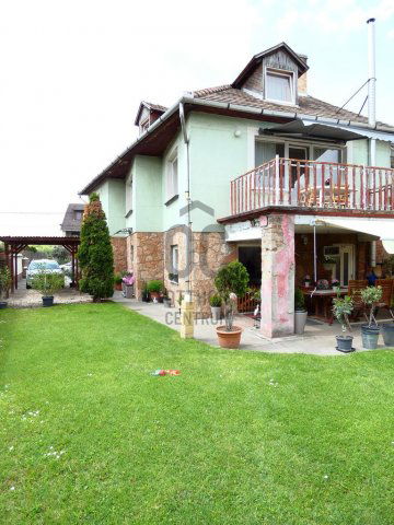 Eladó családi ház, Tatán 149.99 M Ft, 6 szobás