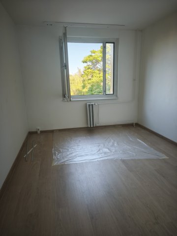 Eladó panellakás, Szegeden 48 M Ft, 1+1 szobás