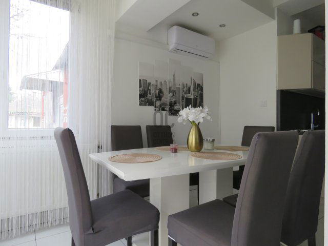 Eladó családi ház, Budapesten, XV. kerületben 66 M Ft, 2 szobás
