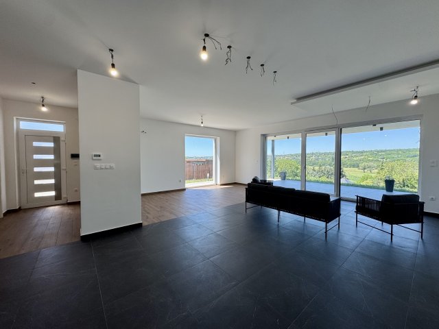 Eladó családi ház, Cserszegtomajon 149.9 M Ft, 3 szobás