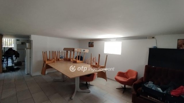 Eladó családi ház, Jászberényben 62 M Ft, 3+7 szobás