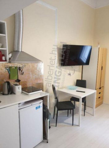 Eladó téglalakás, Budapesten, VII. kerületben, Rákóczi úton