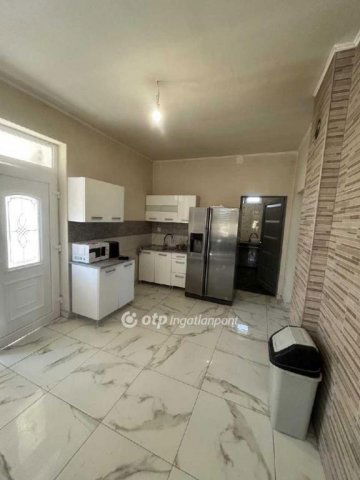 Eladó családi ház, Galgahévízen 120 M Ft, 4 szobás