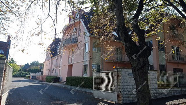 Eladó téglalakás, Hévízen 68 M Ft, 2 szobás