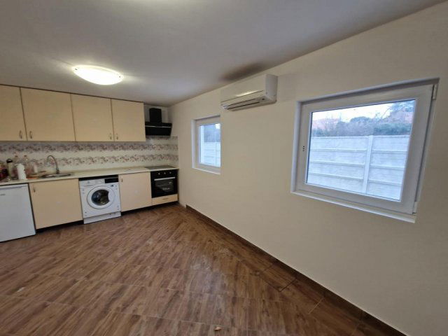 Kiadó családi ház, albérlet, Kaposváron, Zárda utcában