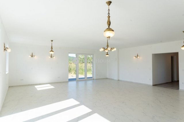 Eladó családi ház, Pomázon 270 M Ft, 5 szobás