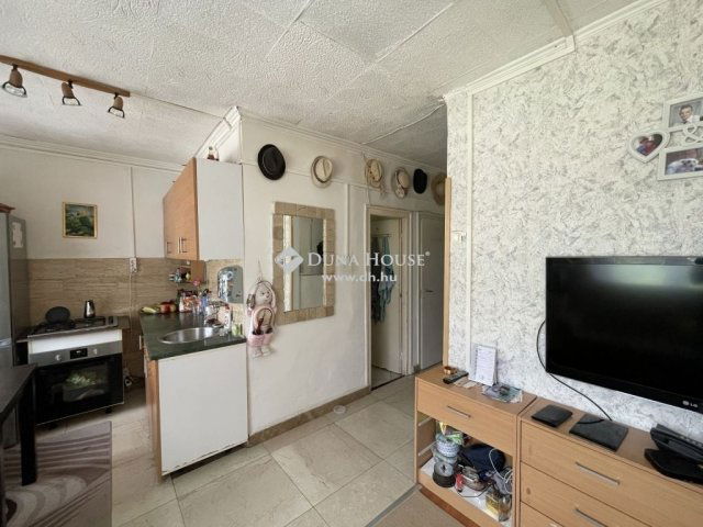 Eladó téglalakás, Nyergesújfaluban 23.9 M Ft, 2 szobás