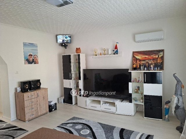 Eladó családi ház, Adonyban 68 M Ft, 2+1 szobás
