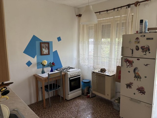 Eladó családi ház, Dorogon 21 M Ft, 1 szobás