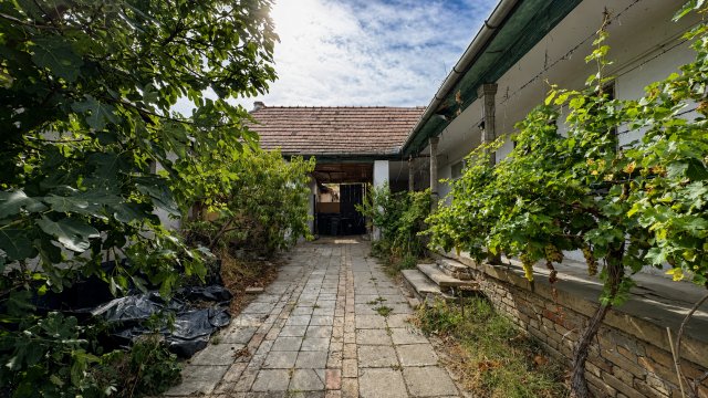 Eladó családi ház, Várdombon 19.9 M Ft, 3 szobás