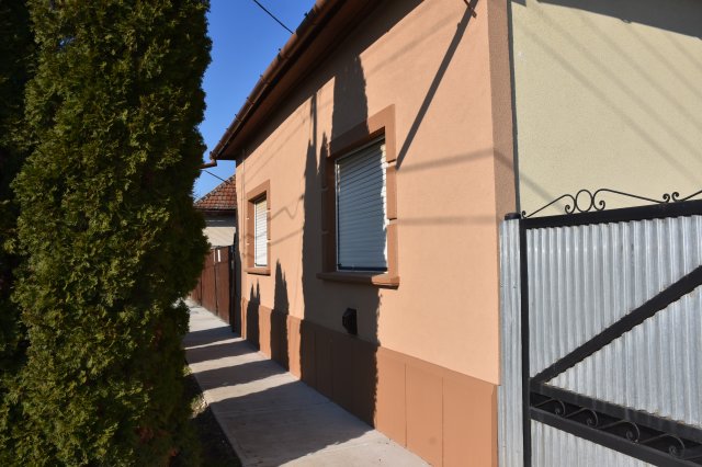 Eladó családi ház, Törökszentmiklóson 35 M Ft, 3 szobás
