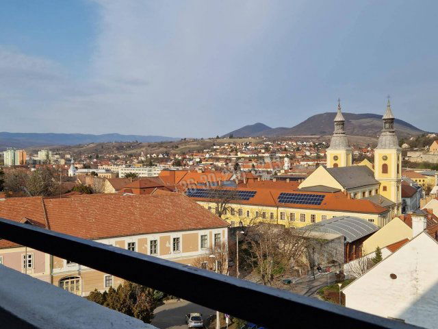 Kiadó téglalakás, albérlet, Egerben 160 E Ft / hó, 2 szobás