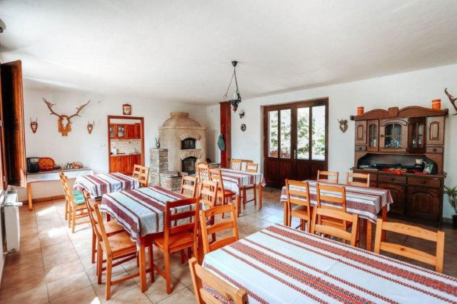 Eladó családi ház, Alsónyéken 149.9 M Ft, 9 szobás