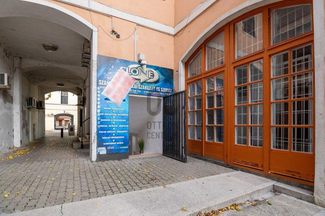 Eladó ipari ingatlan, Szekszárdon 15 M Ft / költözzbe.hu