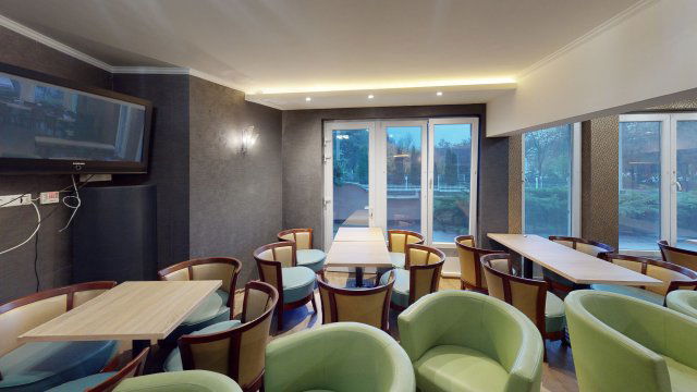 Eladó üzlethelyiség, Hajdúszoboszlón 85 M Ft, 12 szobás