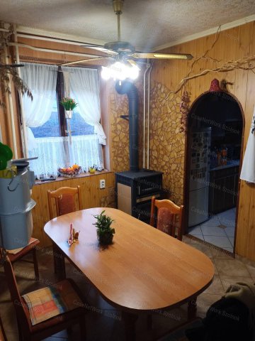 Eladó családi ház, Törökszentmiklóson 35 M Ft, 6+1 szobás