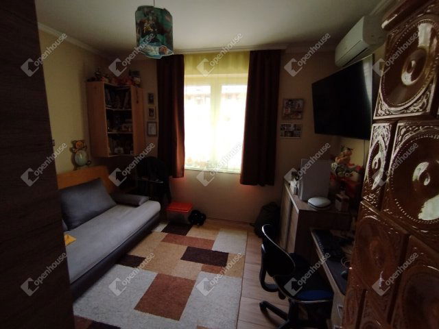 Eladó téglalakás, Csornán 37.5 M Ft, 2 szobás