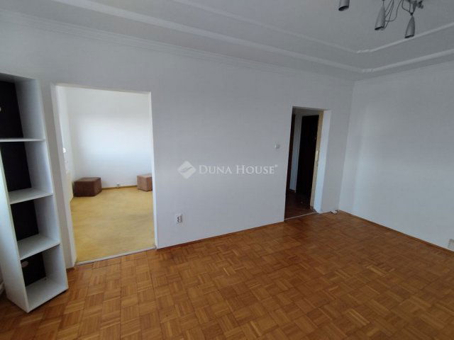 Kiadó panellakás, albérlet, Tatabányán 150 E Ft / hó, 2 szobás