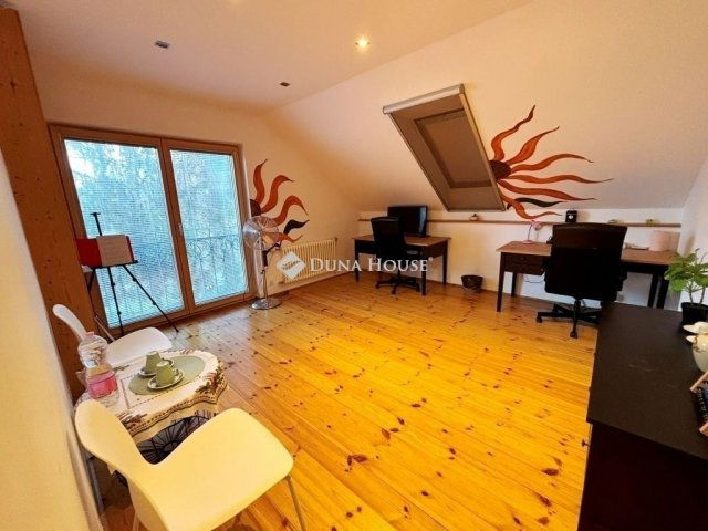 Eladó családi ház, Budapesten, III. kerületben 196.35 M Ft