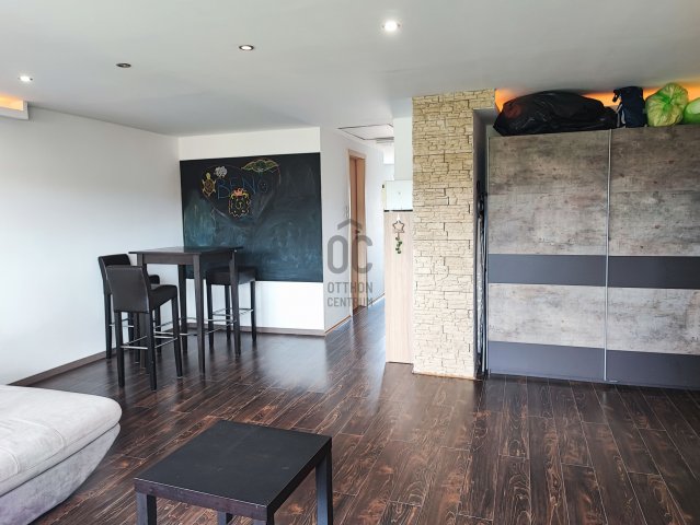 Eladó téglalakás, Budakalászon 69 M Ft, 2 szobás