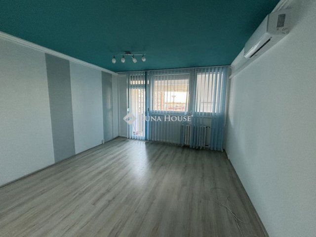 Kiadó panellakás, albérlet, Kecskeméten 180 E Ft / hó, 3 szobás