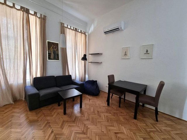 Kiadó téglalakás, albérlet, Budapesten, V. kerületben, 2 szobás