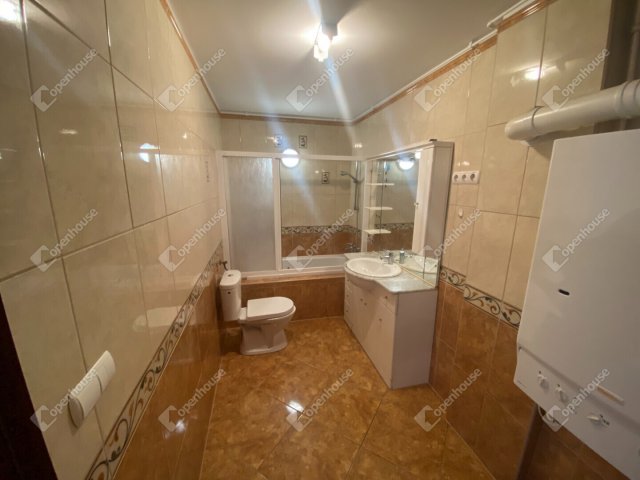 Eladó téglalakás, Mosonmagyaróváron 52.99 M Ft, 2 szobás