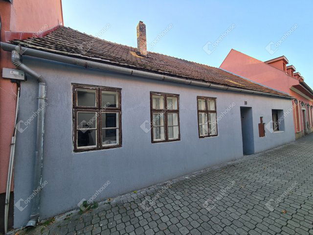 Eladó családi ház, Mosonmagyaróváron 39.9 M Ft, 4 szobás