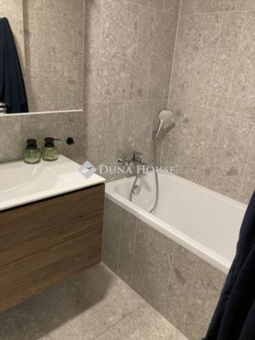 Eladó téglalakás, Budapesten, II. kerületben 135 M Ft