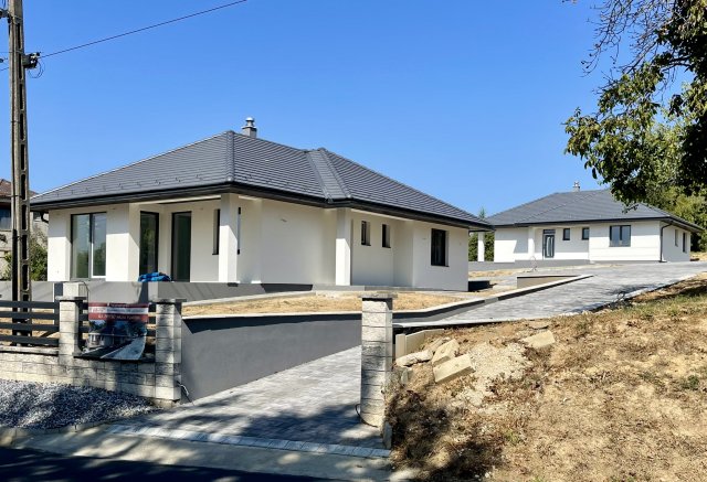 Eladó családi ház, Cserszegtomajon 105 M Ft, 4 szobás