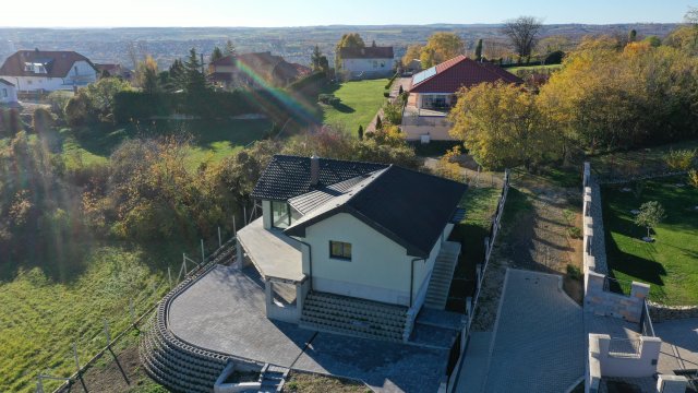 Eladó családi ház, Cserszegtomajon 199 M Ft, 4+2 szobás