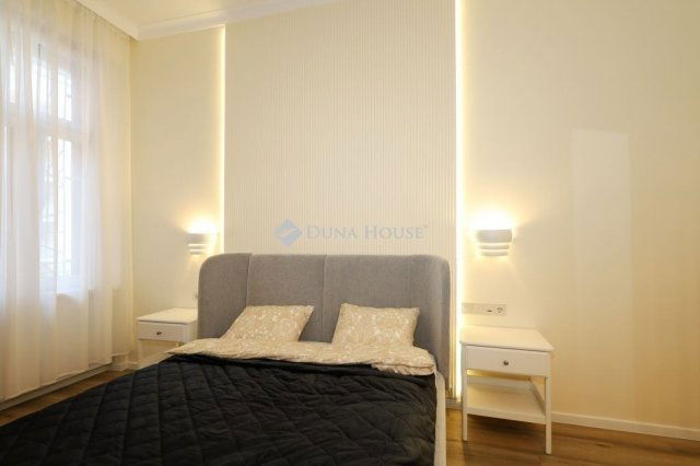 Eladó téglalakás, Budapesten, VIII. kerületben 186 M Ft