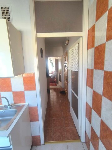 Eladó téglalakás, Szegeden 56 M Ft, 3 szobás