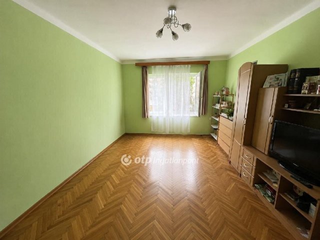 Eladó téglalakás, Győrött 59.9 M Ft, 2 szobás