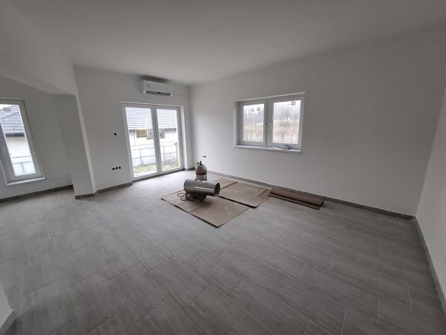 Eladó ikerház, Mendén, Rét utcában 110.9 M Ft, 4 szobás