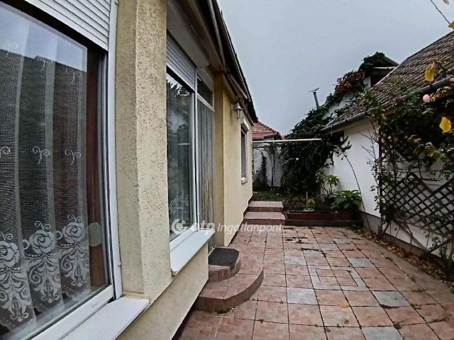 Eladó családi ház, Ráckevén 72.5 M Ft, 2+1 szobás