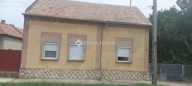 Eladó családi ház, Dombóváron, Teleki utcában 26.5 M Ft