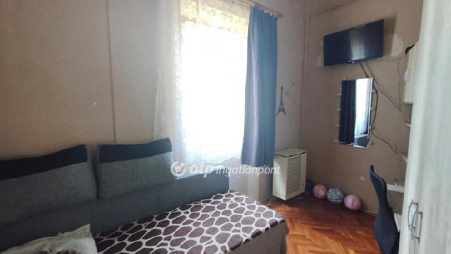 Eladó családi ház, Kisújszálláson 23 M Ft, 3+2 szobás