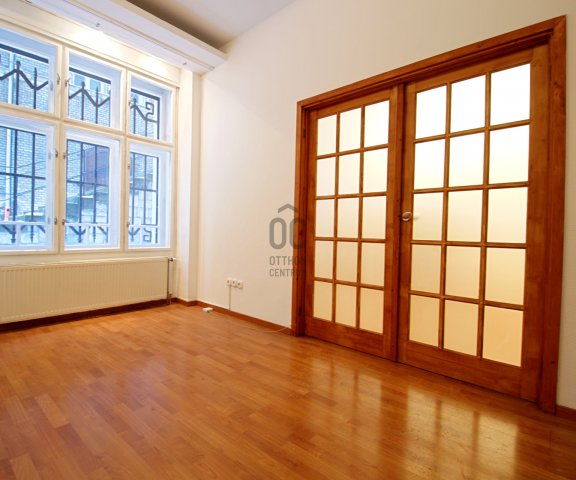 Kiadó téglalakás, albérlet, I. kerületben, Hunyadi János úton