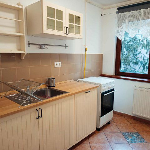 Kiadó téglalakás, albérlet, Szolnokon 120 E Ft / hó, 2 szobás